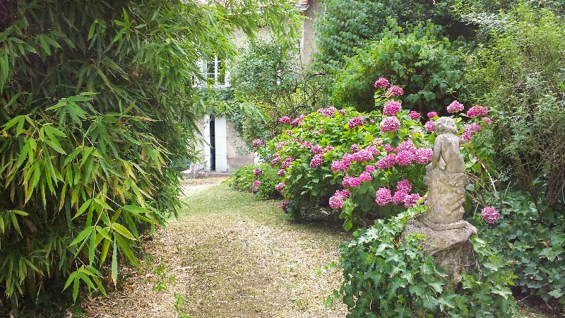 Entretien d’un jardin privé au centre de Tullins